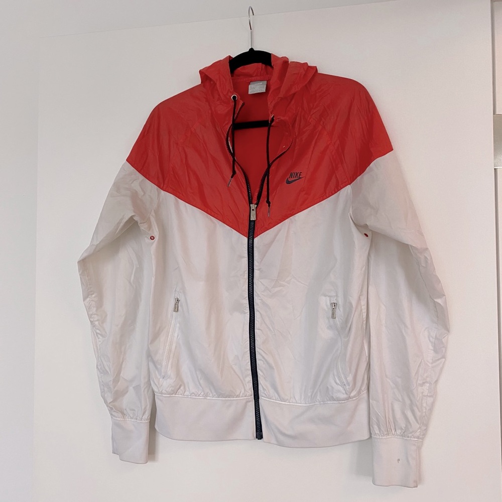 Nike lightweight wind breaker - Men’s Medium